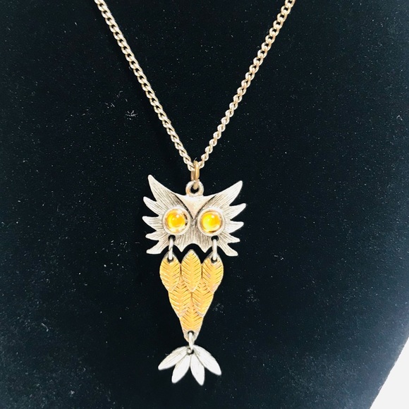 Vintage Moving Gold & Silver Tone Metal Owl Necklace - Picture 4 of 10